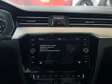 Passat*Lim.*2.0 TDI*DSG*Elegance*R-Line*IQ*CAM*