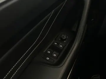 Passat*Lim.*2.0 TDI*DSG*Elegance*R-Line*IQ*CAM*