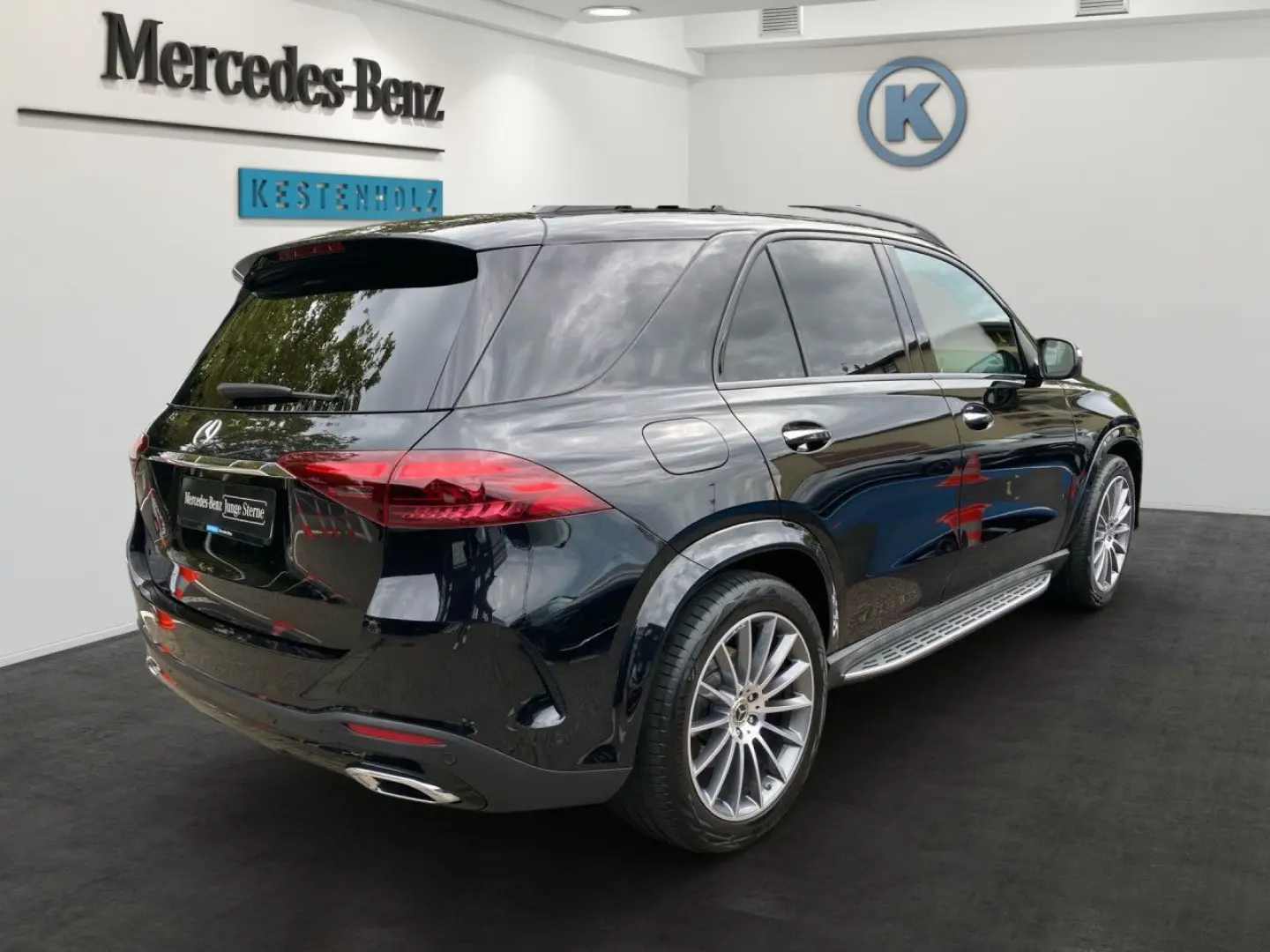 GLE 450 4M AMG+360°+AHK+AIRMATIC+PANO+BURMESTER