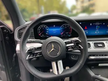 GLE 450 4M AMG+360°+AHK+AIRMATIC+PANO+BURMESTER
