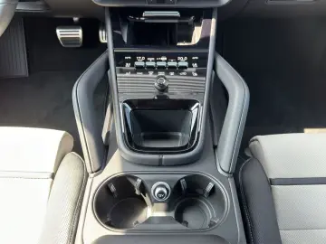 Cayenne S E-Hybrid | Hinterachslenkung | PDCC |