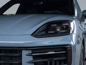 Porsche Cayenne BOSE Air Suspension Panorama