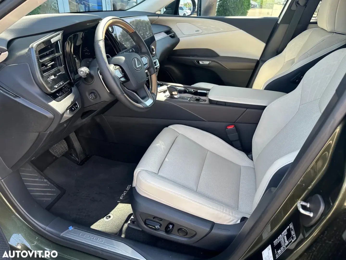 Lexus Seria RX 450h+ E-Four PHEV Luxury Mark Levinson
