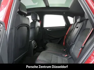 Macan GTS BOSE Luftfederung Rückfahrkamera PASM