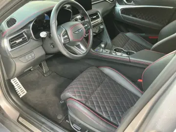 G70 2,0L Turbo Sport Allrad Mattlack vom Genesis