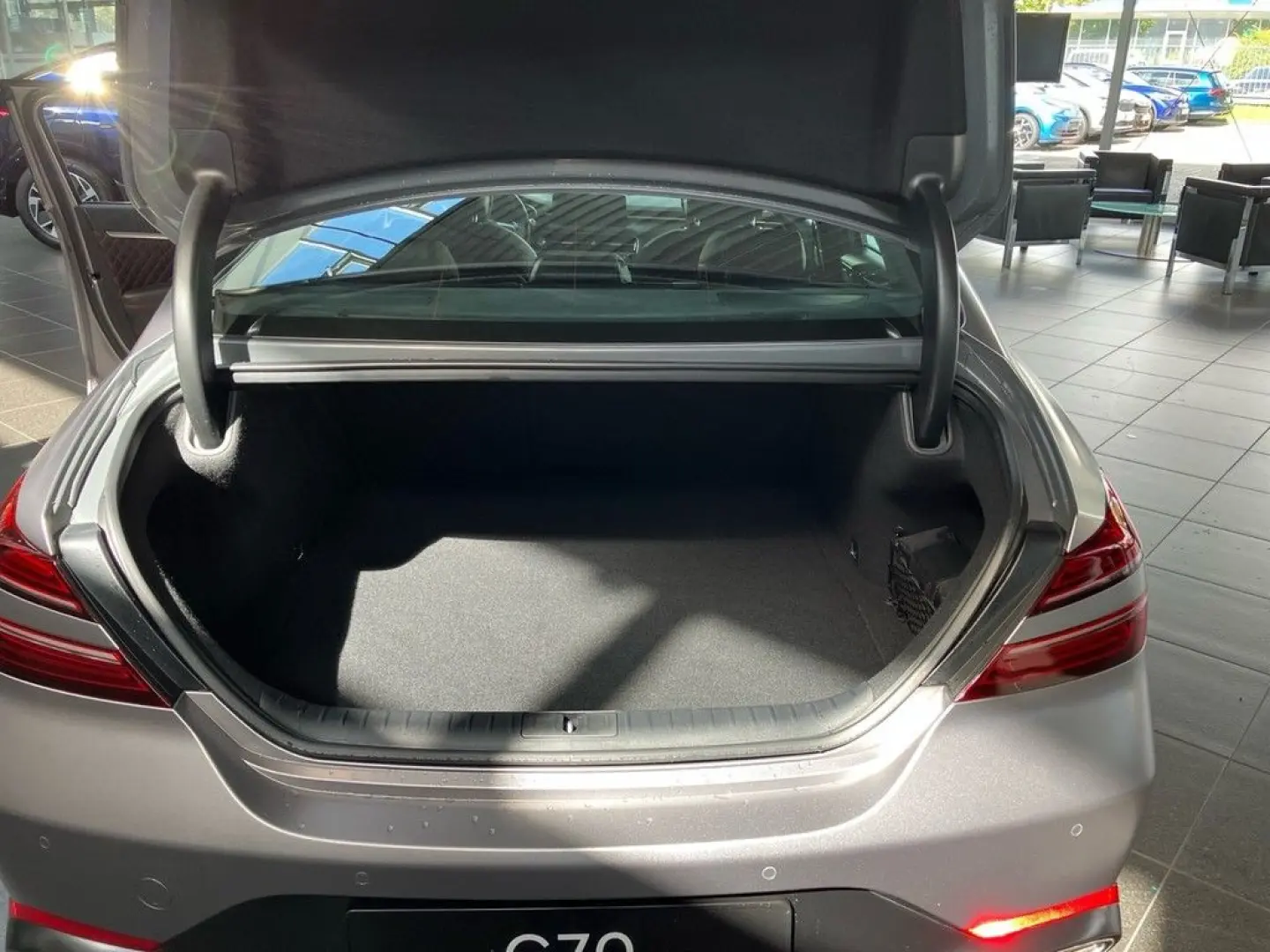 G70 2,0L Turbo Sport Allrad Mattlack vom Genesis