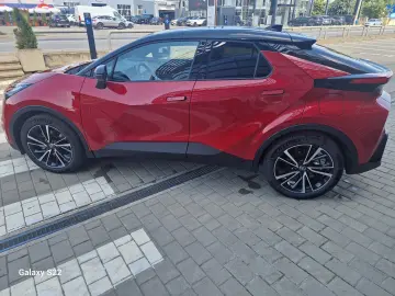 Toyota C-HR 2.0 PHEV 223 CP 4x2 CVT Exclusive