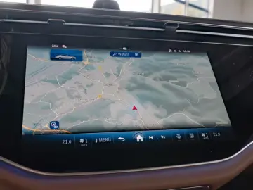 Mercedes-Benz E 220 d 4M AMG/SUPERSCREEN/DISTRONIC