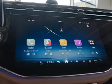 Mercedes-Benz E 220 d 4M AMG/SUPERSCREEN/DISTRONIC
