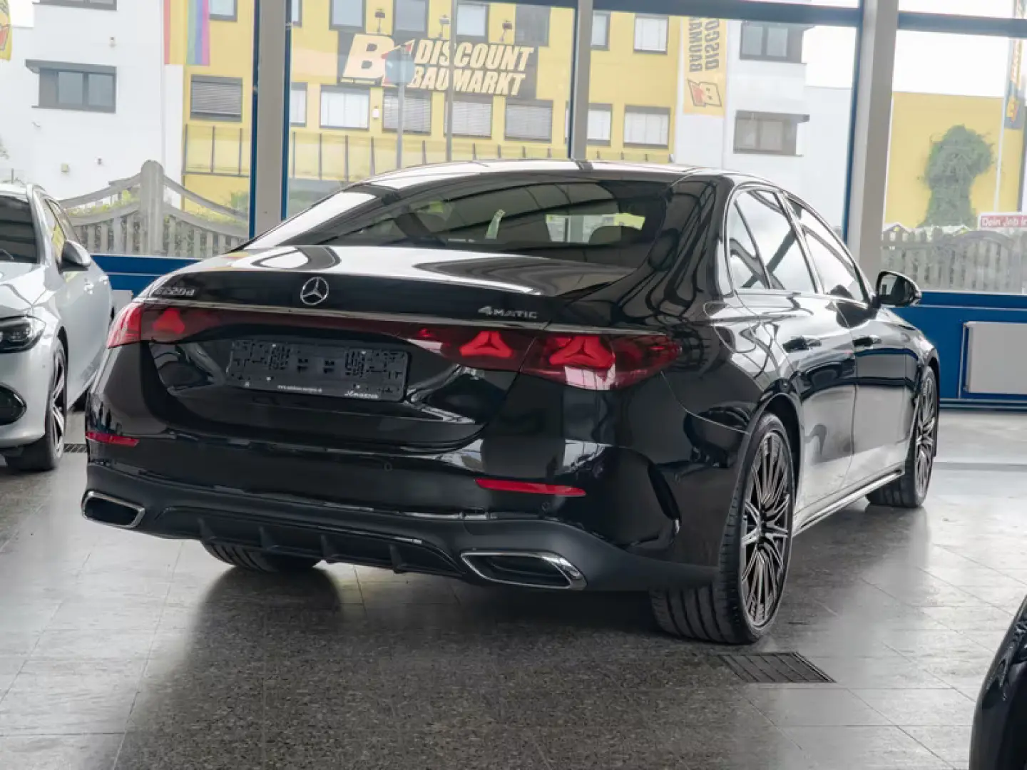Mercedes-Benz E 220 d 4M AMG/SUPERSCREEN/DISTRONIC