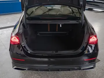 Mercedes-Benz E 220 d 4M AMG/SUPERSCREEN/DISTRONIC