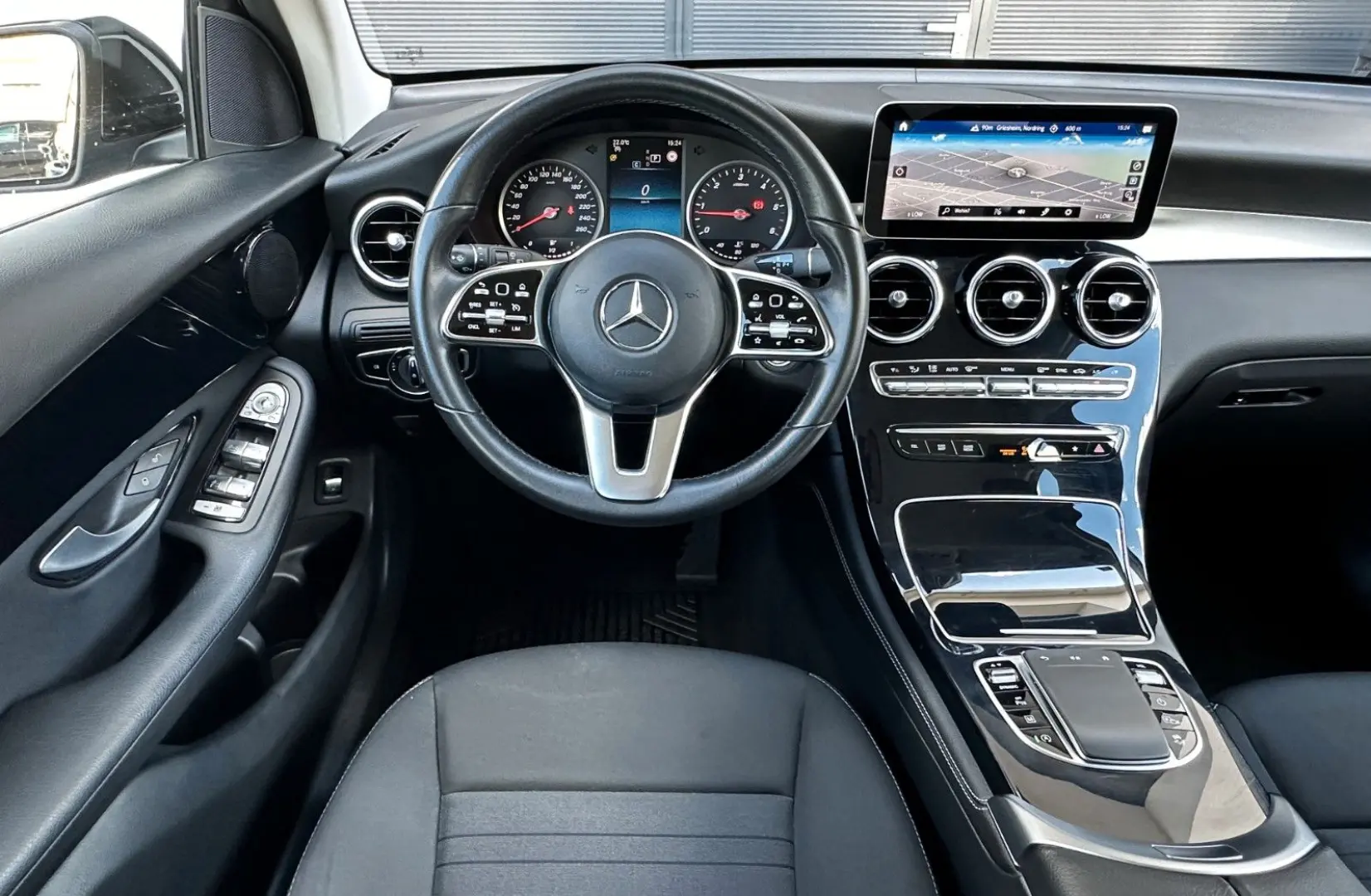 GLC 200 d 4Matic*9G*NAVI*KAMERA*AHK*NUR 39TKM