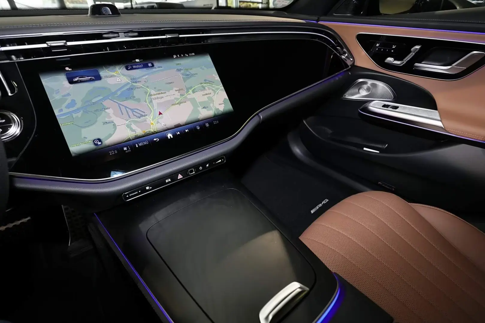 Mercedes-Benz E 220 d 4M AMG/SUPERSCREEN