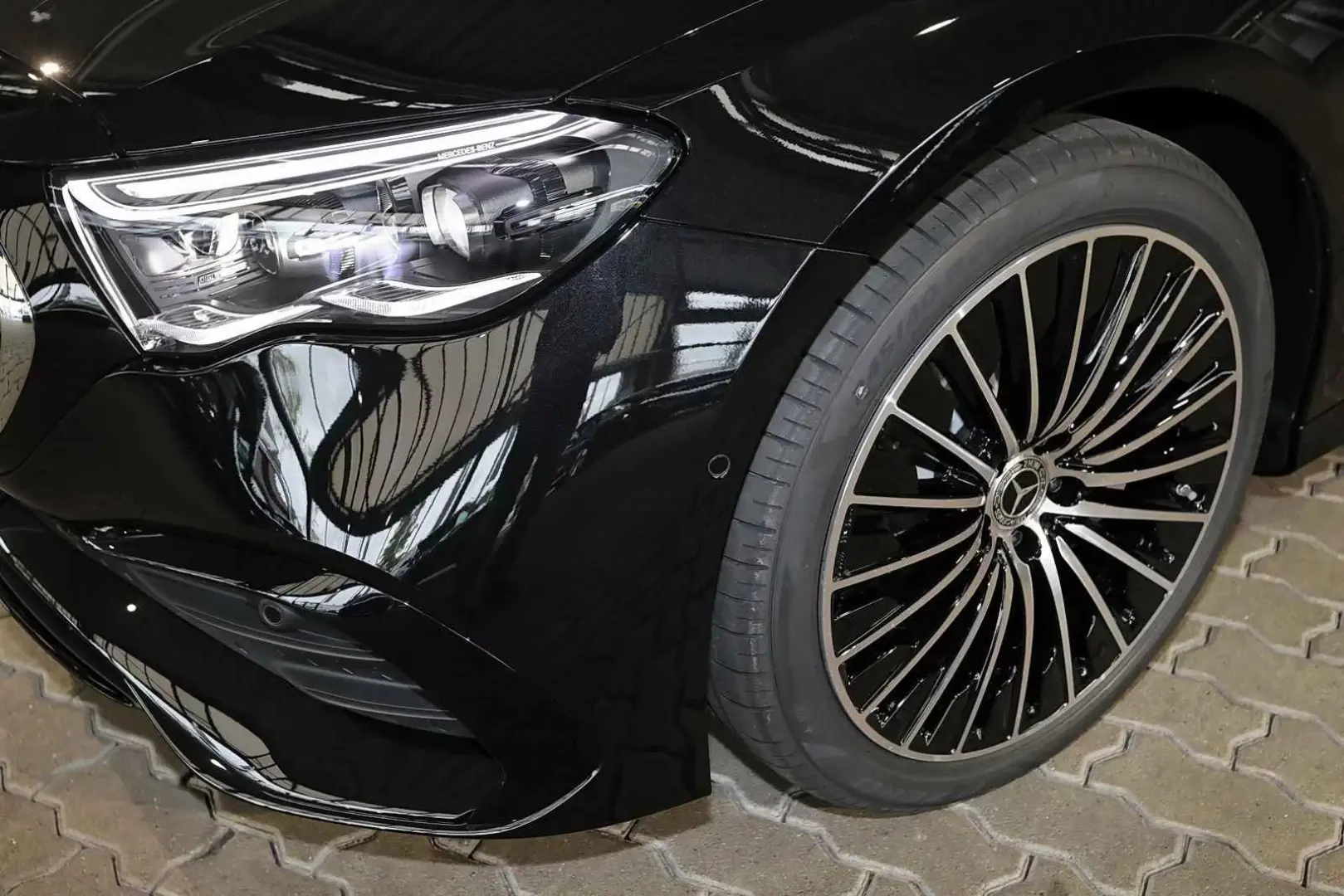 Mercedes-Benz E 220 d 4M AMG/SUPERSCREEN