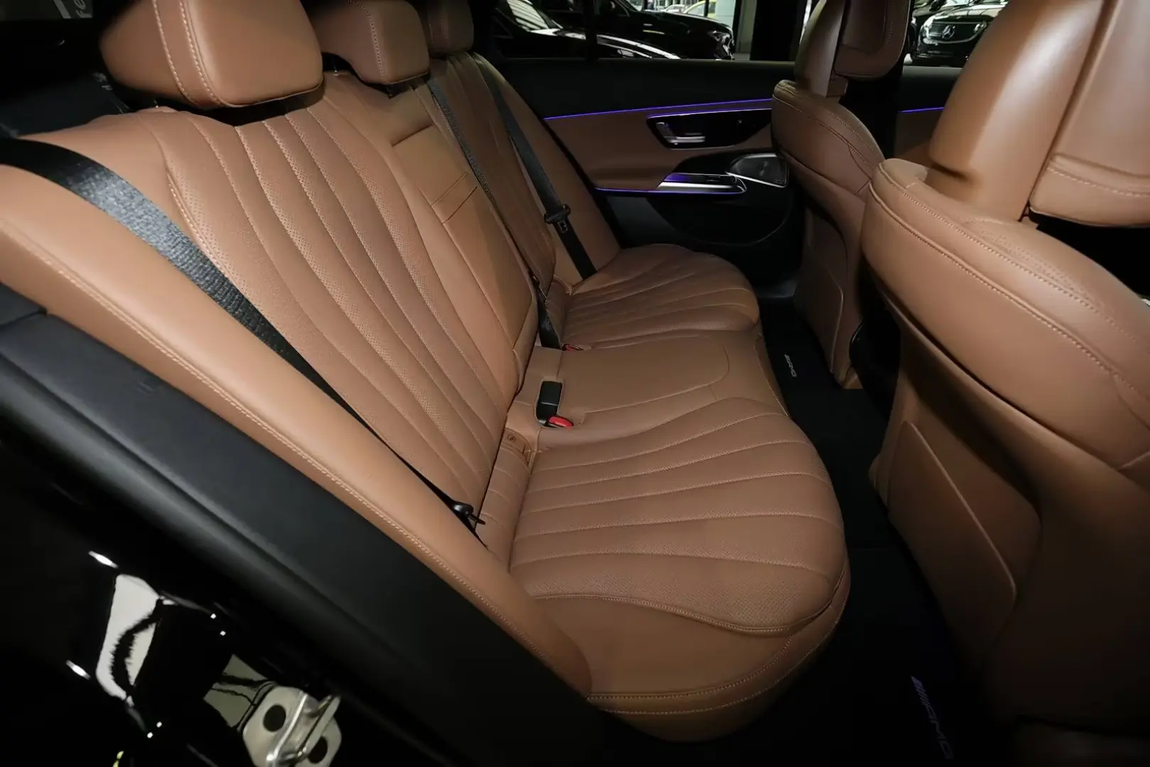 Mercedes-Benz E 220 d 4M AMG/SUPERSCREEN
