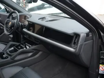 Porsche Cayenne Coupe Mod.2026*22