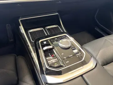 740d xDrive M Sport|SkyLounge|B&W|Autobahnass.