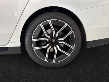 740d xDrive M Sport|SkyLounge|Standheizung