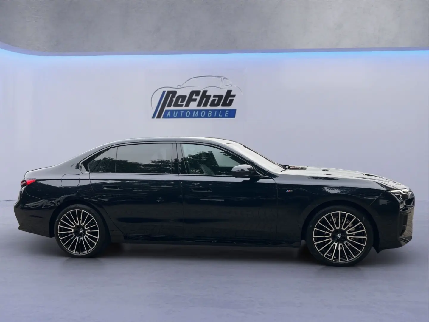 740d xDrive M-Sport*SKY-LOUNGE*B&W*LASER*INDIVID