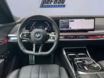 740d xDrive M-Sport*SKY-LOUNGE*B&W*LASER*INDIVID