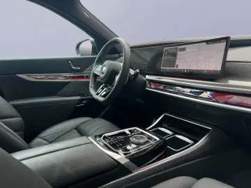 740d xDrive M-Sport*SKY-LOUNGE*B&W*LASER*INDIVID