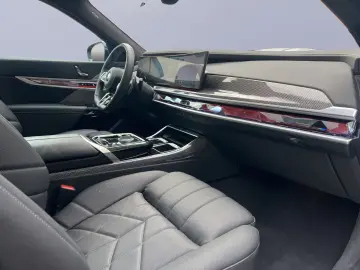 740d xDrive M-Sport*SKY-LOUNGE*B&W*LASER*INDIVID