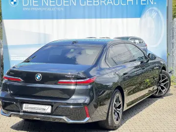 740d xDrive M Sport PANO St-Hzg TV Autobahnas.