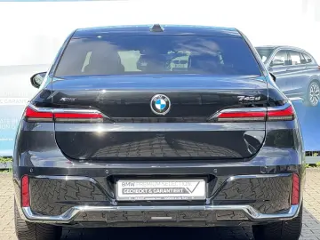 740d xDrive M Sport PANO St-Hzg TV Autobahnas.