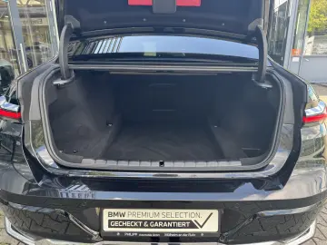 740d xDrive M Sport PANO St-Hzg TV Autobahnas.