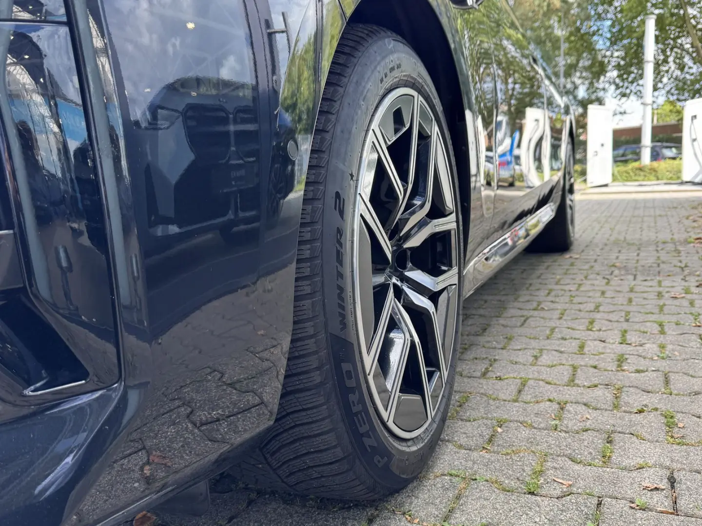 740d xDrive M Sport PANO St-Hzg TV Autobahnas.