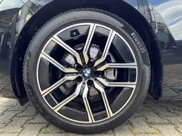 740d xDrive M Sport PANO St-Hzg TV Autobahnas.