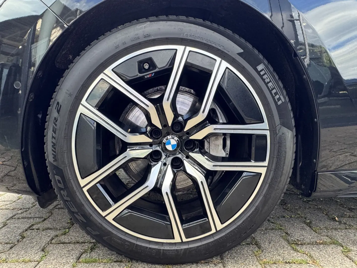 740d xDrive M Sport PANO St-Hzg TV Autobahnas.