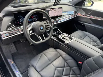 740d xDrive M Sport PANO St-Hzg TV Autobahnas.