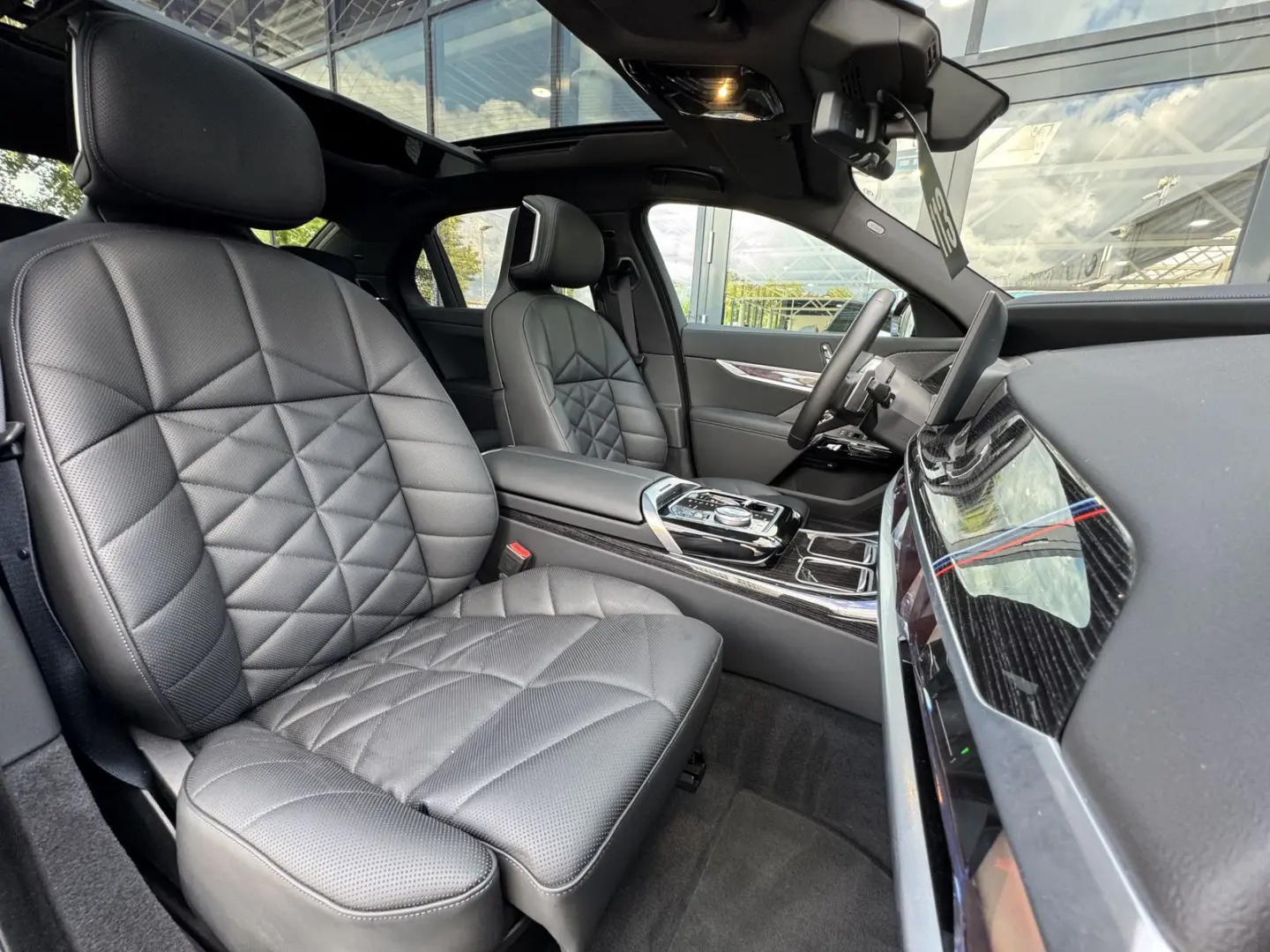 740d xDrive M Sport PANO St-Hzg TV Autobahnas.