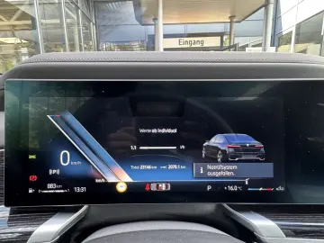 740d xDrive M Sport PANO St-Hzg TV Autobahnas.