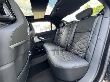 740d xDrive M Sport PANO St-Hzg TV Autobahnas.
