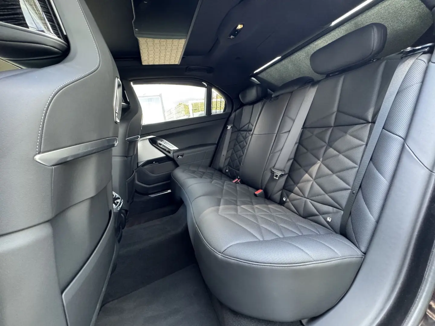 740d xDrive M Sport PANO St-Hzg TV Autobahnas.