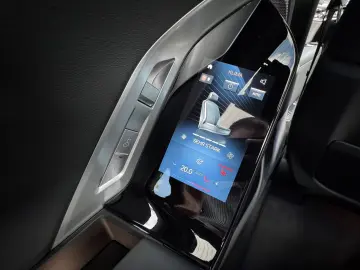 740d xDrive M Sport PANO St-Hzg TV Autobahnas.