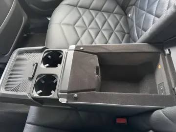 740d xDrive M Sport PANO St-Hzg TV Autobahnas.