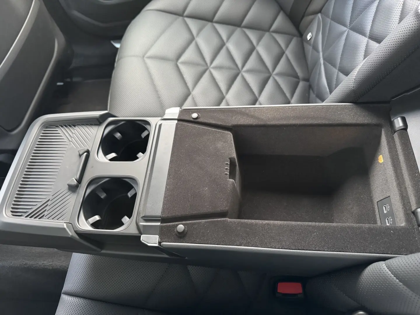 740d xDrive M Sport PANO St-Hzg TV Autobahnas.