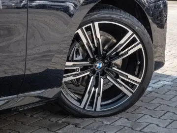 740d xDrive M-Sport ACC STANDHZ PANO 360° RSE