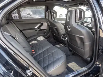 740d xDrive M-Sport ACC STANDHZ PANO 360° RSE
