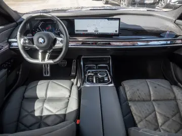 740d xDrive M-Sport ACC STANDHZ PANO 360° RSE