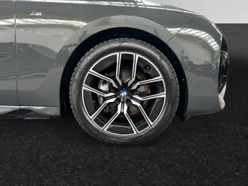 740d xDrive M Sport|Fond-Entertainment|Panorama