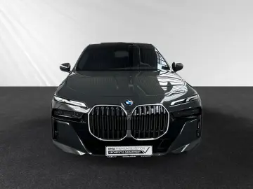 740d xDrive M Sport|Fond-Entertainment|Panorama