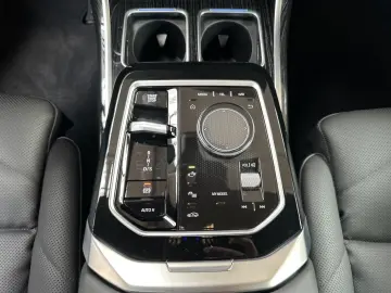 740d xDrive M Sport|Fond-Entertainment|Panorama