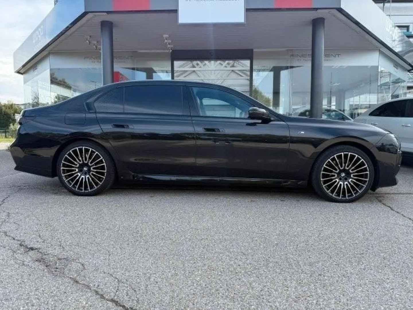 740d xDrive Limo/Massage/Clarity/Assistant/FULL