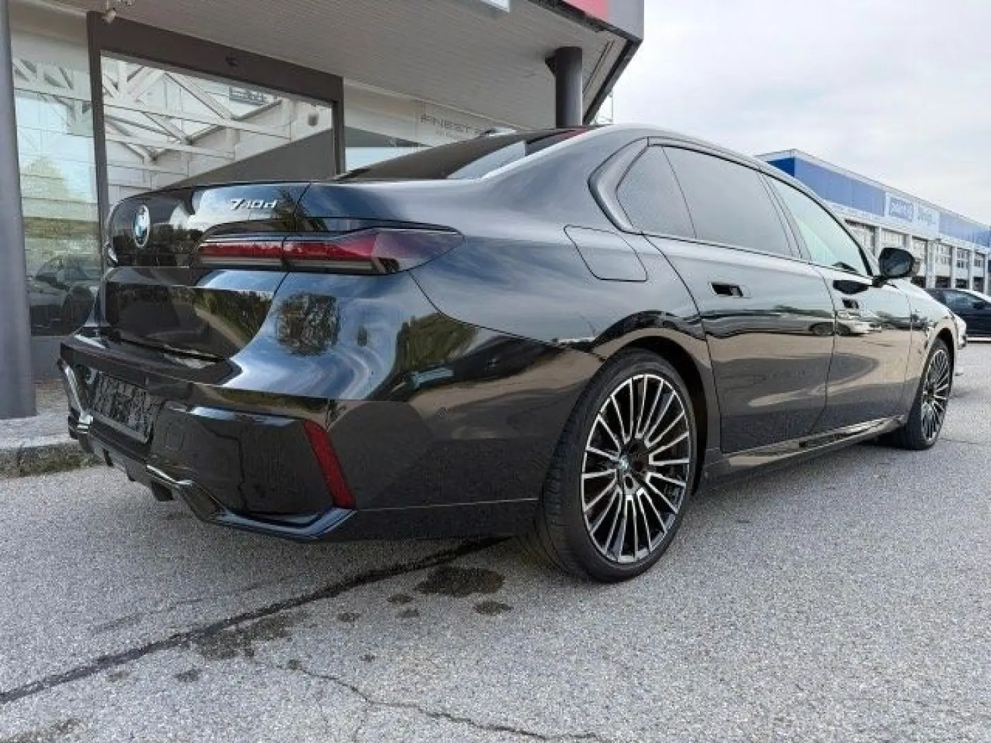 740d xDrive Limo/Massage/Clarity/Assistant/FULL