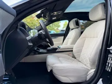 740d xDrive Limo/Massage/Clarity/Assistant/FULL