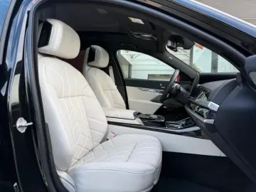 740d xDrive Limo/Massage/Clarity/Assistant/FULL